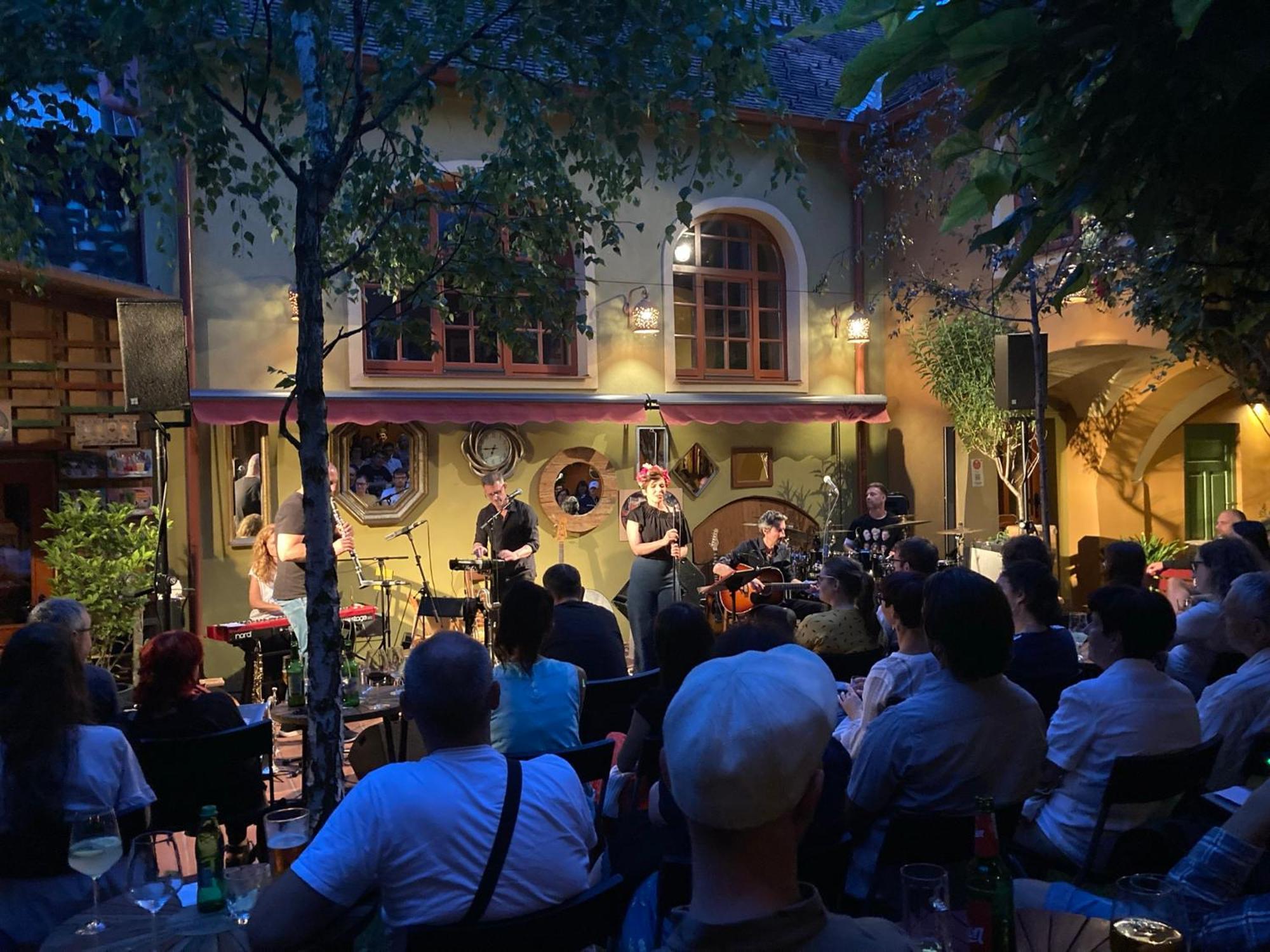 Muzikafe - Home Of Culture Ptuj Eksteriør billede