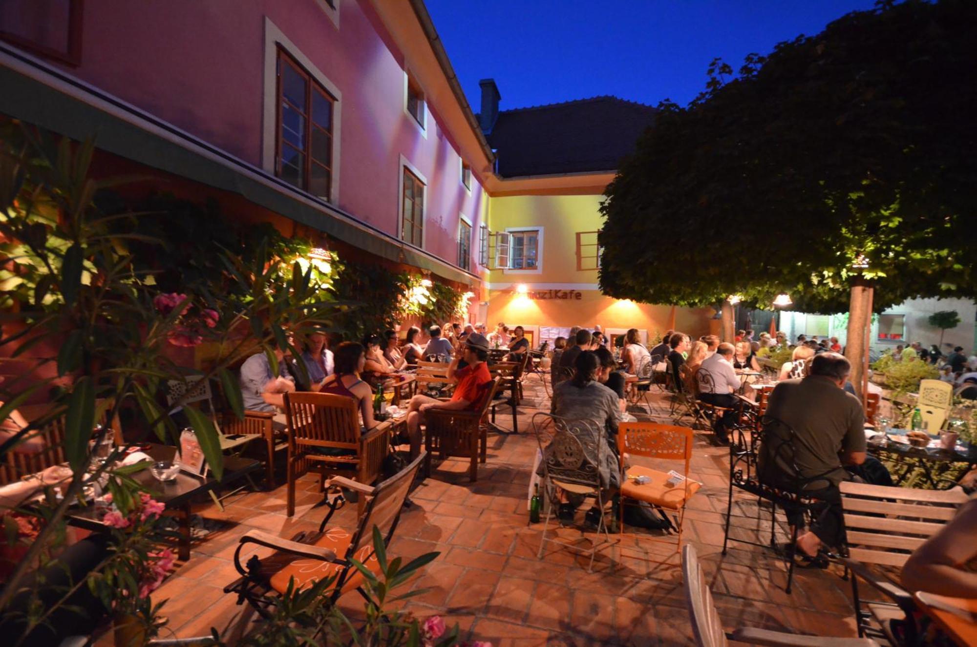 Muzikafe - Home Of Culture Ptuj Eksteriør billede